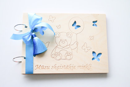 Foto albums ar lācīti uz vāka